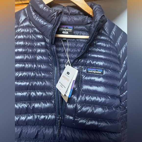 Patagonia AlpLight Jacket 1/4 zip SALE!!  NEW with tags!  NAVY -size medium - Picture 2 of 9